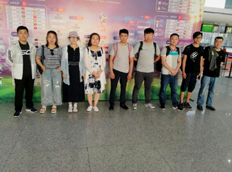 2018年公司員工機(jī)場(chǎng)合影